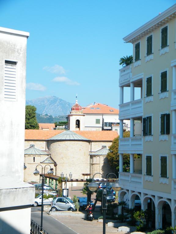 Appartamento Vacanze I Provenzali Bordighera Exteriör bild